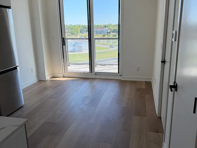 33 Erie Ave #602 — Photo 4
