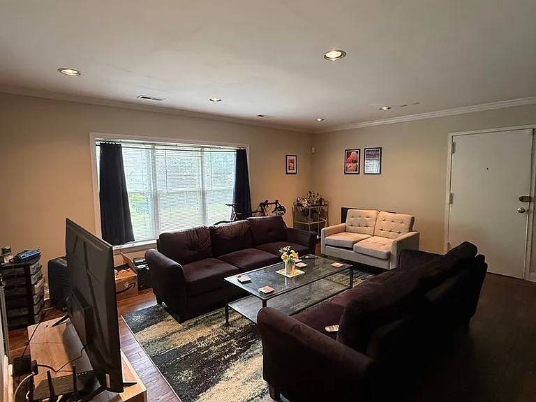 148 Newton St #2 — Photo 4