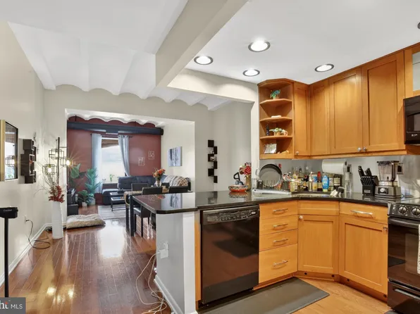 825 N 29th St, Philadelphia, PA