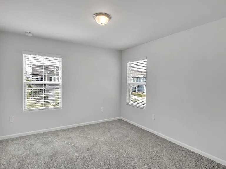 840 McKenzie Park Ter — Photo 30