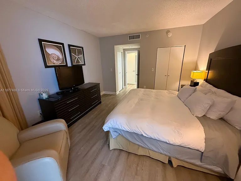 17375 Collins Ave #804 — Photo 8