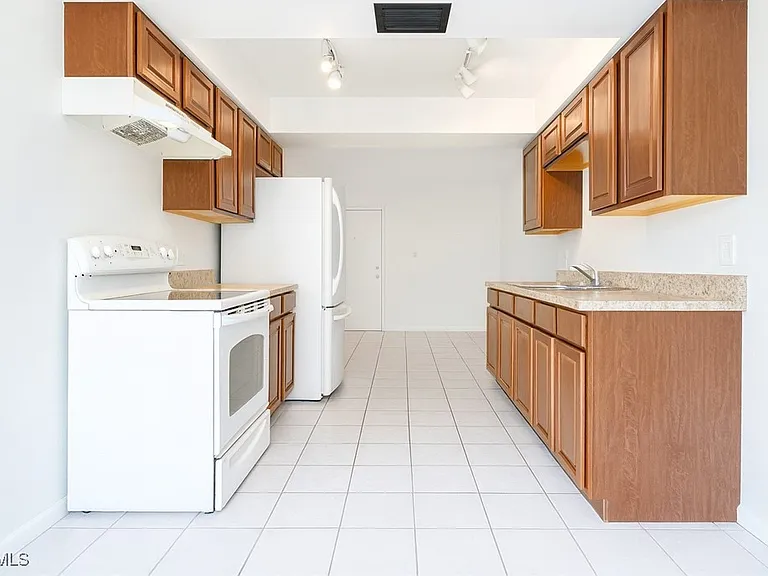 2105 Canal St #6 — Photo 7