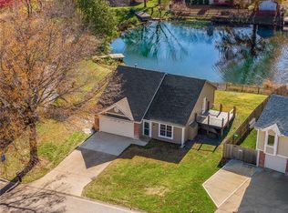 23835 W 56th St, Shawnee, KS 66226