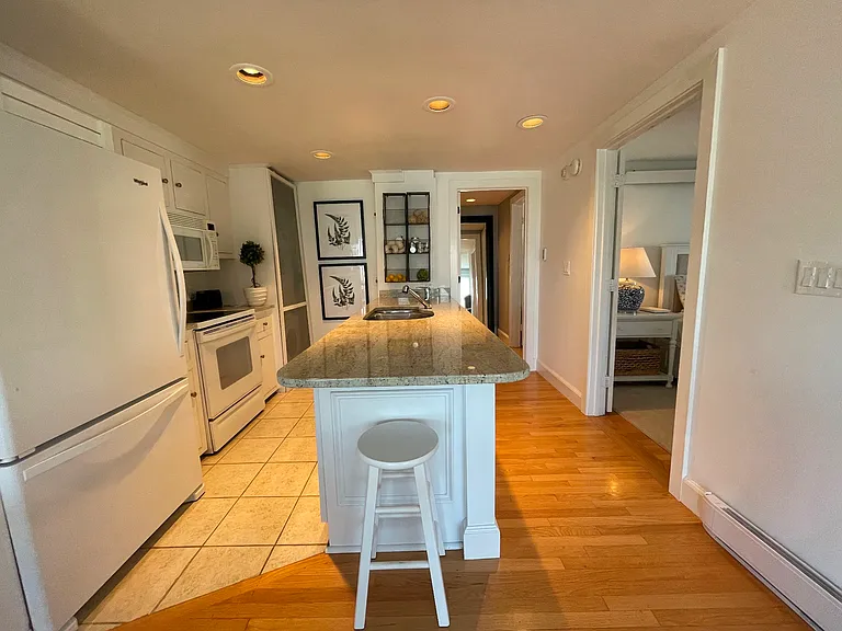 47 Ocean Ave #4 — Photo 5
