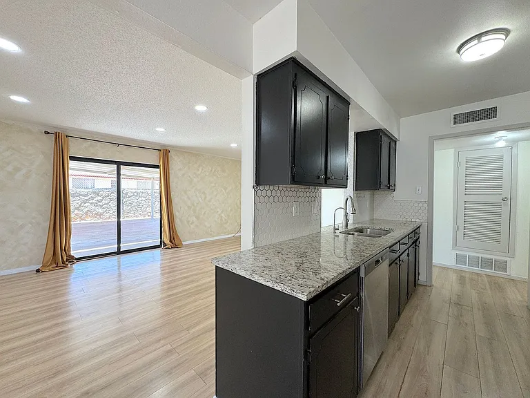 10617 Josie Pl — Photo 14