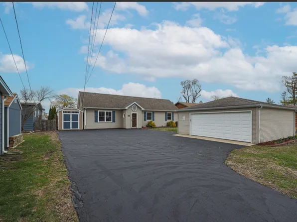 707 Kingston Blvd, McHenry, IL 60050