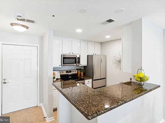 3rd image of 3178 Summit Square Dr #3-A5