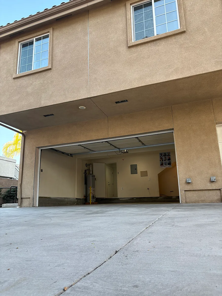 Building Photo - 840 Magnolia Ave