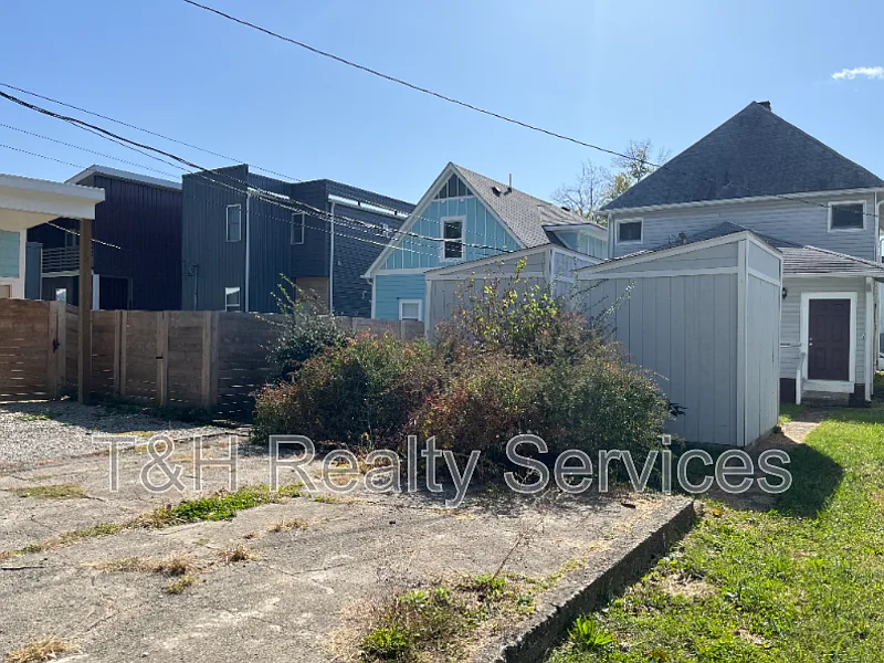 2 bed, 2.5 bath, 1054 sqft, $1,175 — Photo 4