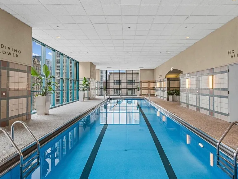 100 E Huron St #3504 — Photo 38
