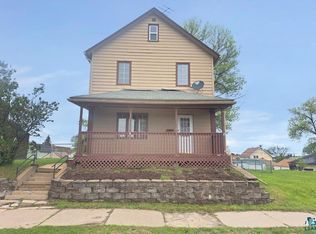 210 3rd St SW, Chisholm, MN 55719