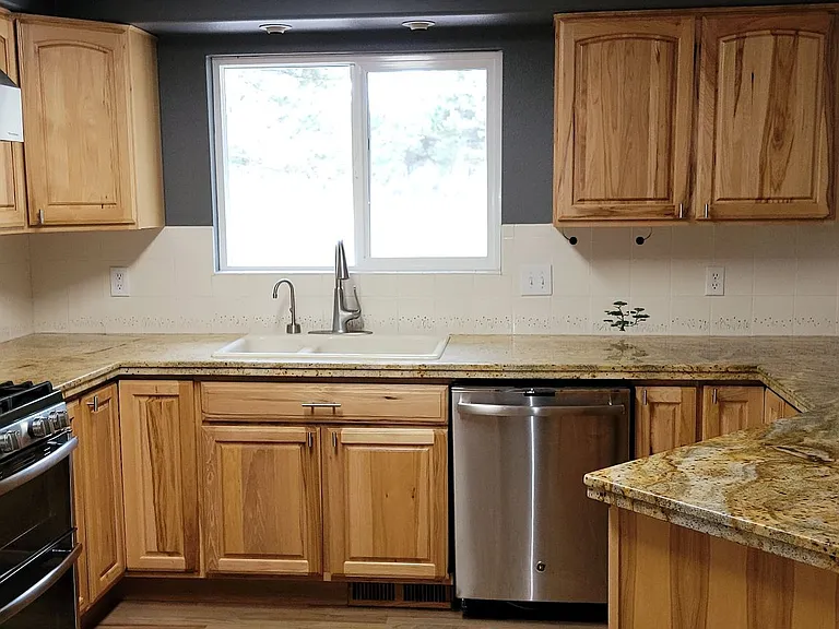 6818 W Desert Ave — Photo 2