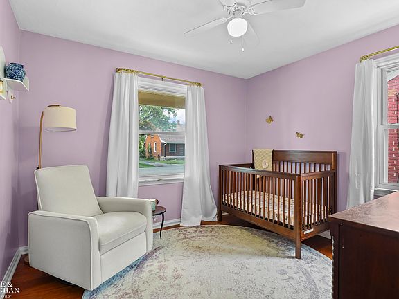 5th image of 16532 Rosemary Ave