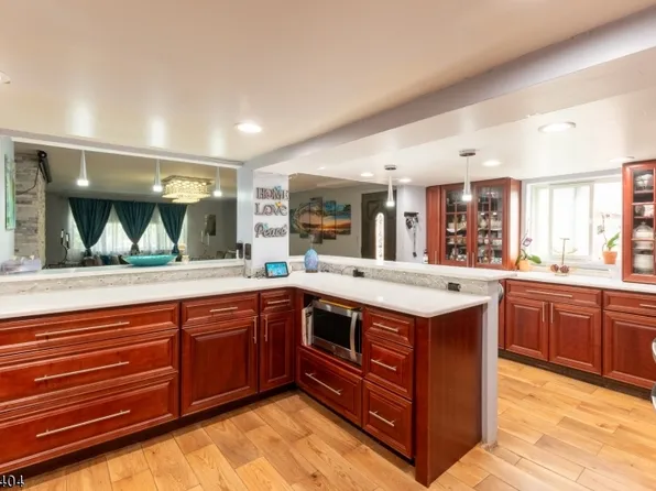 504 Schuyler Ave, Kearny Town, NJ 07032