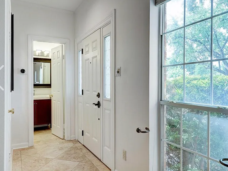 600 Wilcrest Dr #36 — Photo 3