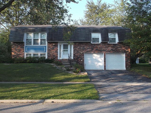 1st image of 17840 Country Club Dr