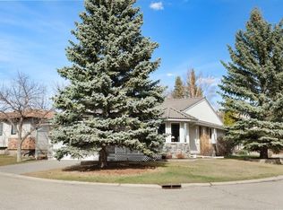 118 W Shawnee Pl SW, Calgary, AB T2Y1X1