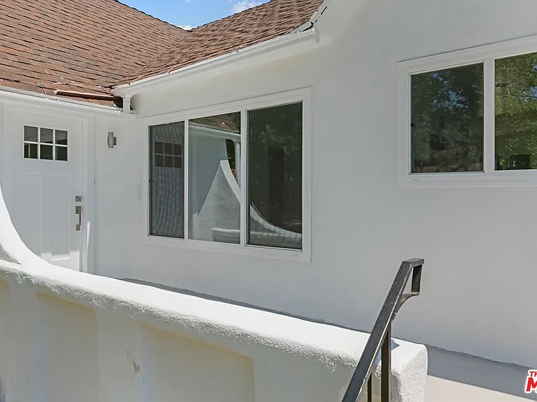 2316 Selby Ave — Photo 4