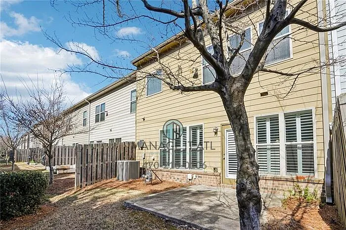 2558 Village Park Bnd — Photo 35