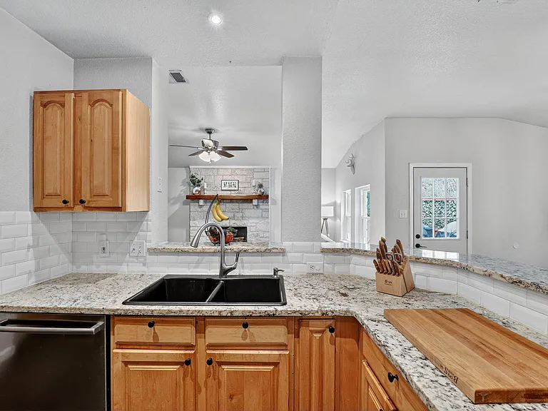14906 Foy Dr — Photo 7