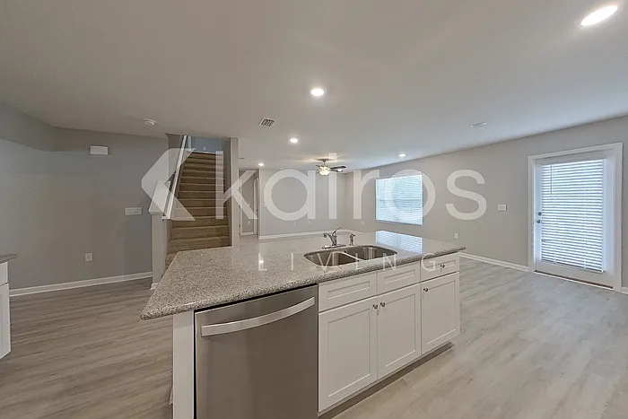 4820 Malay Cir — Photo 7