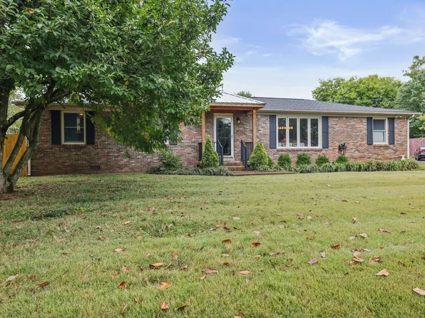 220 Hampton Rd, Columbia, TN 38401