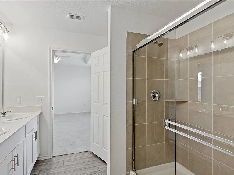 14020 Earlham St — Photo 15