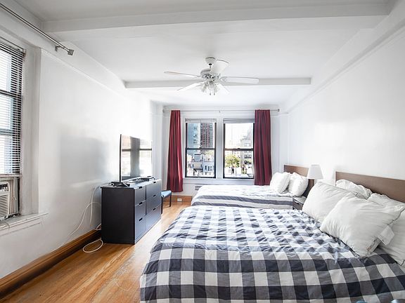 4th image of 319 E 50th St APT 9K