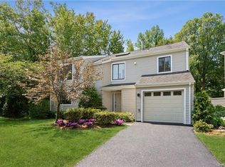 6 Brookwood Rd, New Rochelle, NY 10804