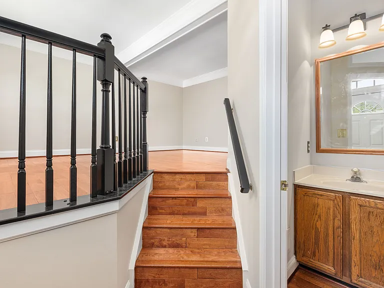 12894 Effingham Ct — Photo 3