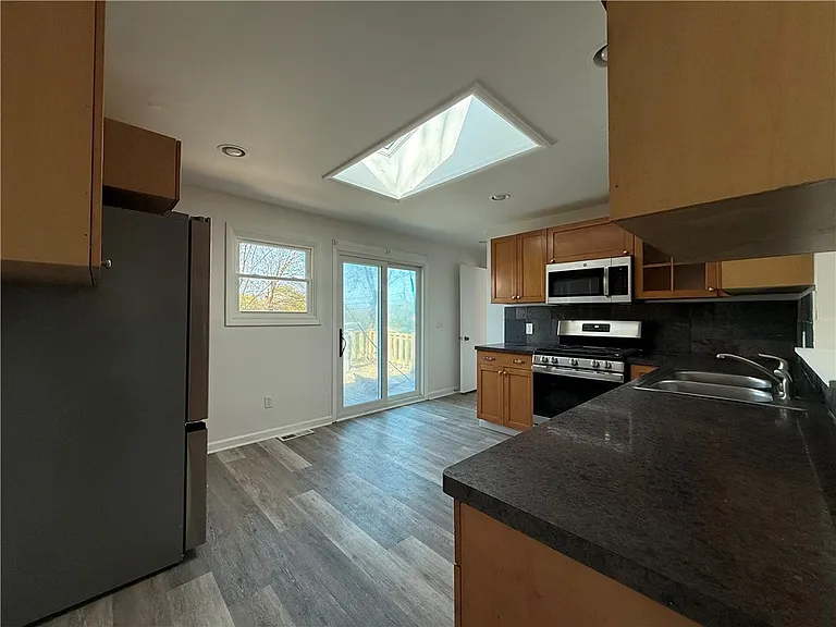 1656 Jefferson Rd — Photo 14