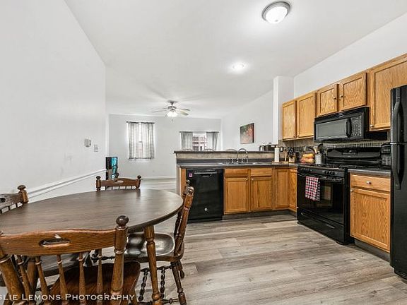 5th image of 281 Bent Grass Cir Unit B