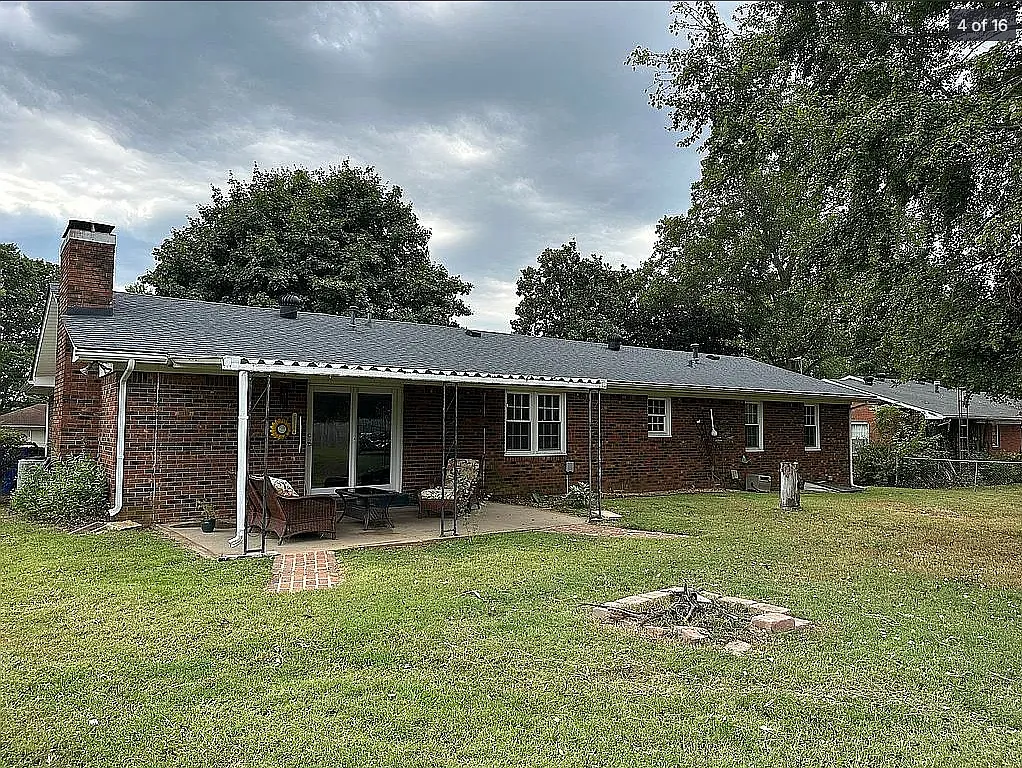 1721 Erin Way - 1 — Photo 3