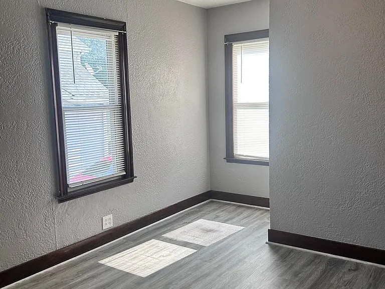 63 N Smith St — Photo 12