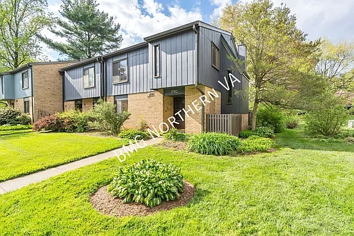 1790 Ivy Oak Sq Photo 1