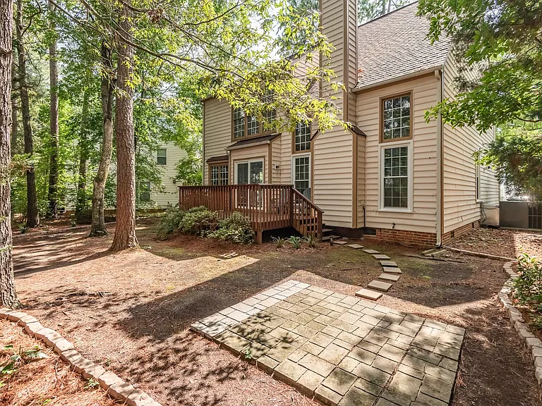 121 Haddonfield Ln — Photo 26