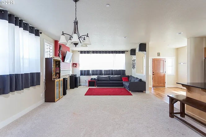 7697 NE Prefontaine St — Photo 6