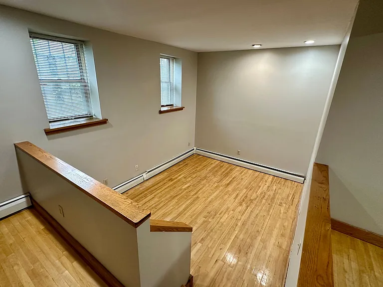 Emerson Manor Flats — Photo 13