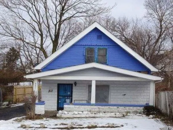 9821 Prince Ave, Cleveland, OH 44105
