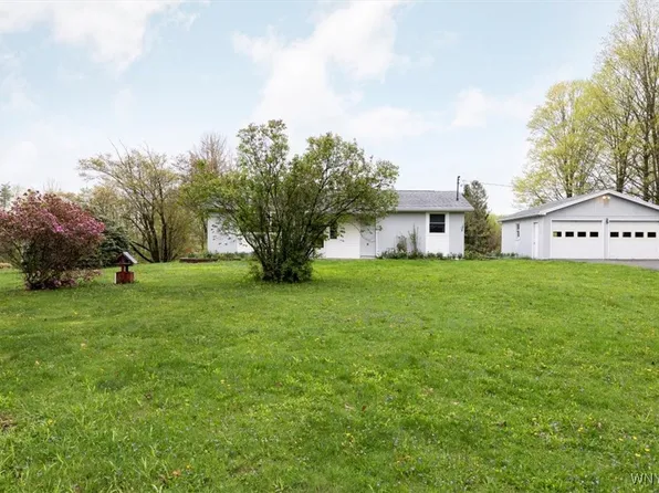8654 Knapp Rd, West Falls, NY 14170