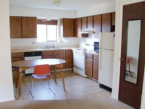 1684 Riverside Ave #9 — Photo 2
