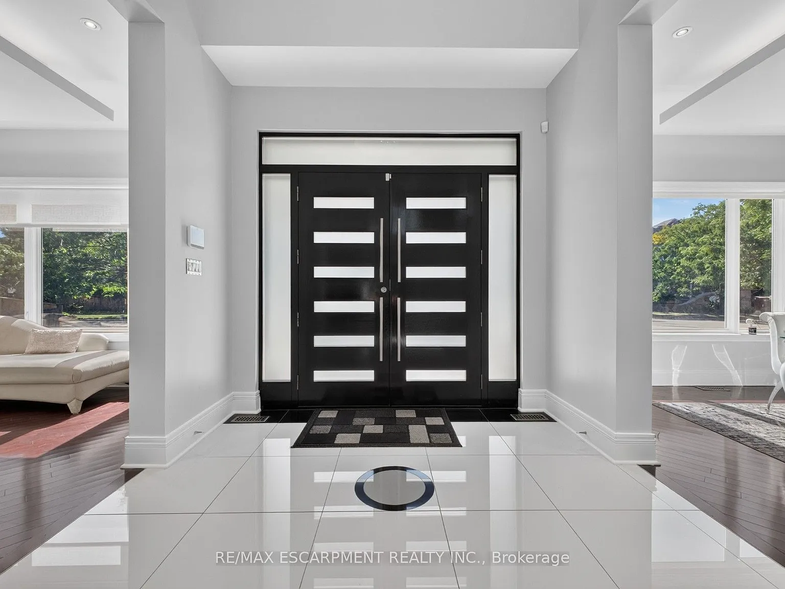 5 bed, $7,999 — Photo 2