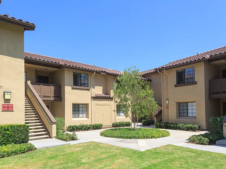Rancho Alisal Apartment Homes — Photo 11