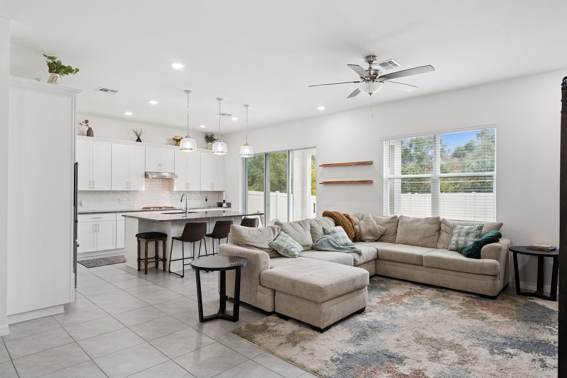 next background image