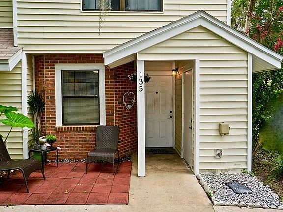 2nd image of 135 Hidden Arbor Ct