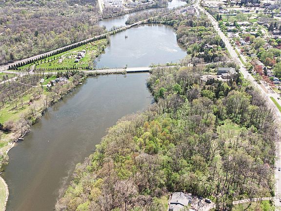 5th image of 1750 N Huron River Dr