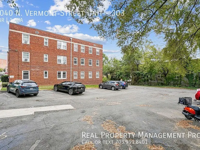 2040 N Vermont St #303 — Photo 19