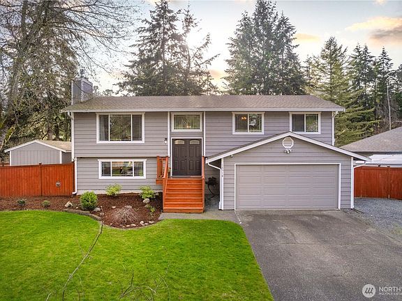 2nd image of 16518 92nd Avenue E