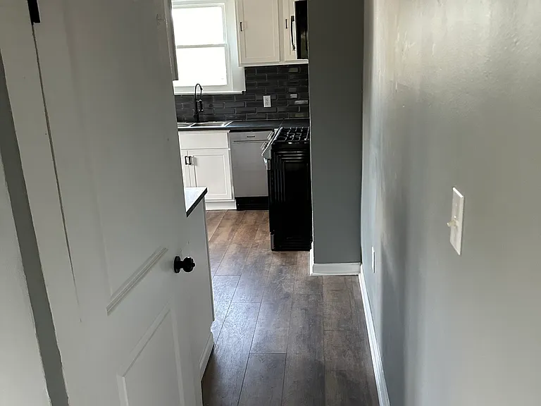 629 Sheldon Ave — Photo 4