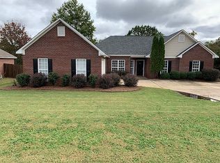 803 E Towne Lake Cir, Opelika, AL 36804